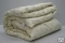 Одеяло Ярочка silver series 120 140*205 шерсть 100% плотность 500 г/кв.м, ткань чехла поликоттон (хлопок 50%, ПЭ 50%) плотность 120 г/кв.м, кант